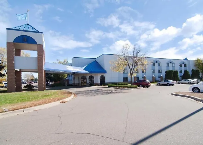 Dog Friendly Hotels in Shakopee
