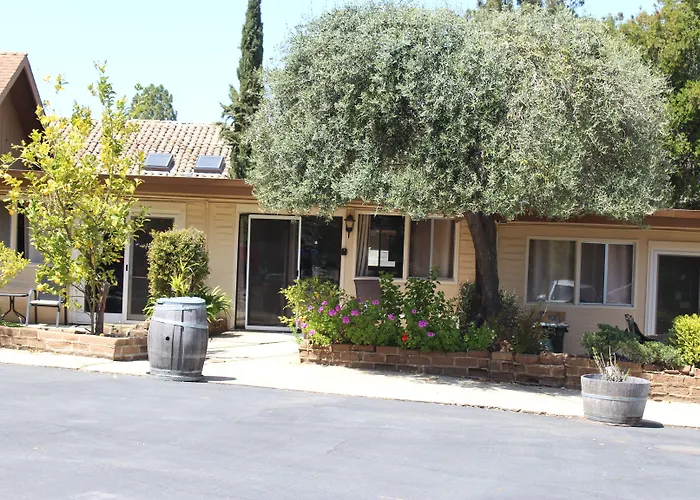 Dog Friendly Hotels in Carmel Valley