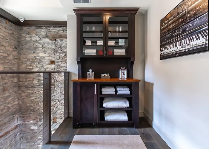Dog Friendly Hotels in New Hope