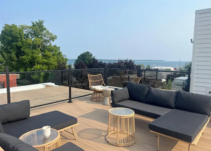 Dog Friendly Hotels in Bayfield