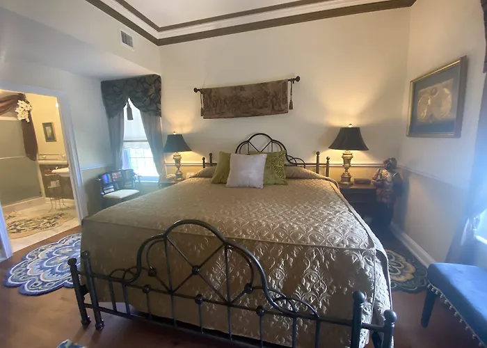 Dog Friendly Hotels in Conway
