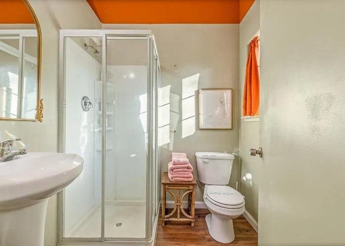 Dog Friendly Hotels in Oakhurst