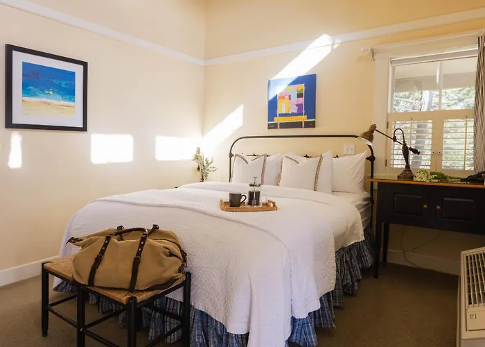 Dog Friendly Hotels in Julian