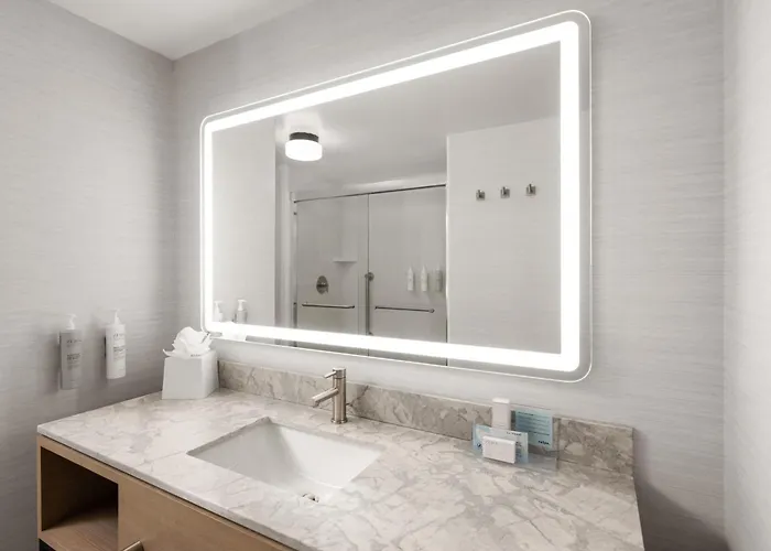 Dog Friendly Hotels in Alameda