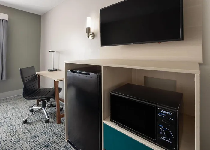 Dog Friendly Hotels in LaGrange