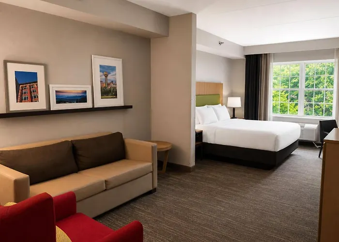 Dog Friendly Hotels in Farragut