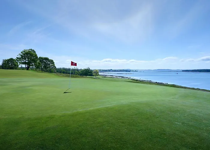 Dog Friendly Hotels in St. Andrews By The Sea