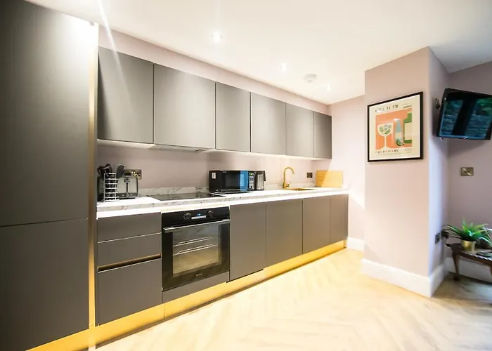 Dog Friendly Hotels in Buxton (Derbyshire)