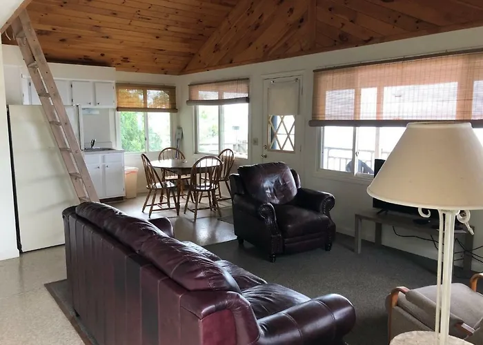 Dog Friendly Hotels in Clayton
